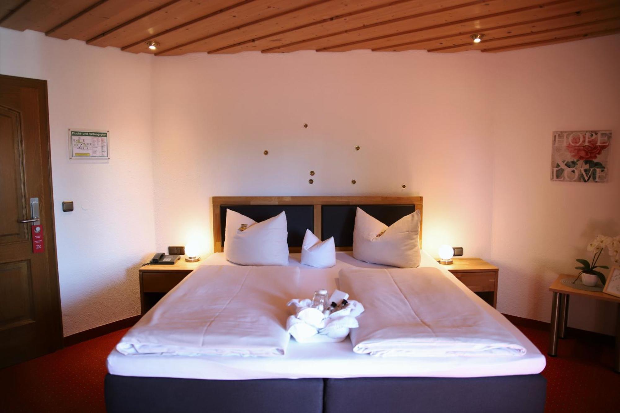 Hotel Zur Isar Plattling Extérieur photo